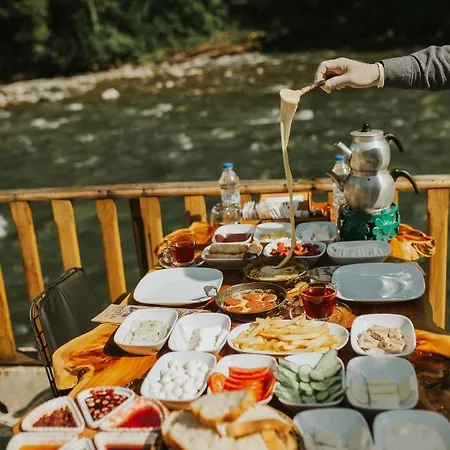 Megzabungalov فندق Çamlıhemşin